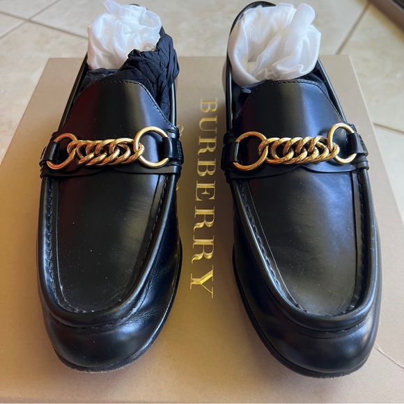 BURBERRY Solway L gold-chained black leather loafer - Picture 1 of 9